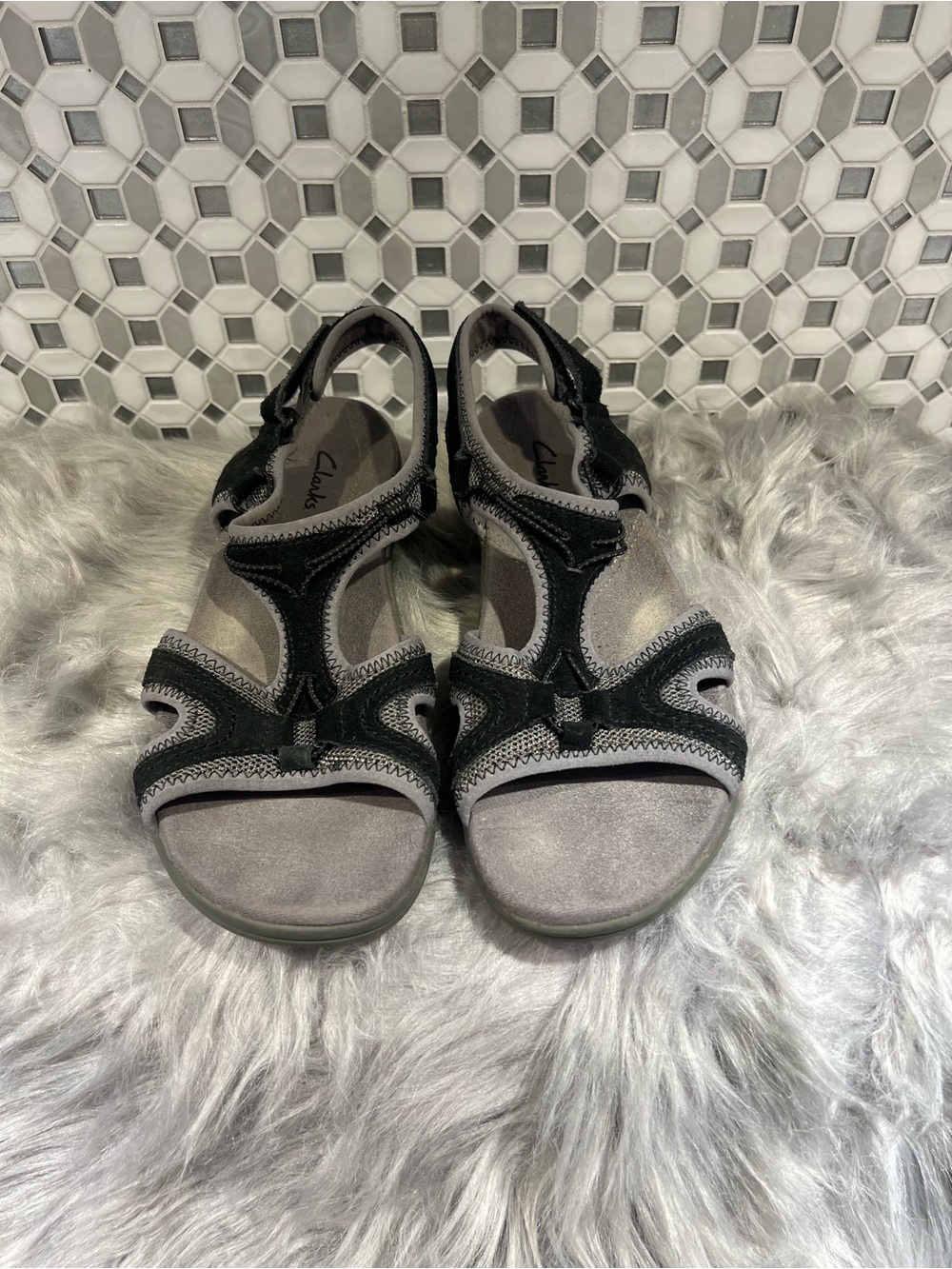 Clarks In Motion Sandals Womens Size 8 W Black & Gray Mesh Ankle Strap